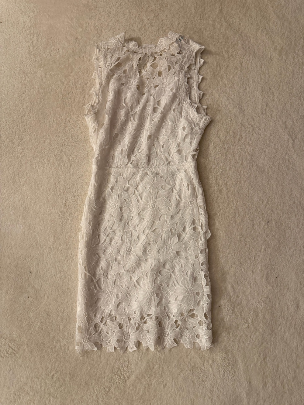 She + Sky White Floral Lace Open Back Dress Size Small